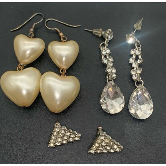 Unbranded Jewelry - Lot Of 3 Pairs Of Pierced Earrings Faux Pearl Puffy Hearts & Clear Rhinestones